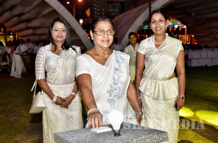 SLAF Vesak Bathi Gee Saraniya 2017