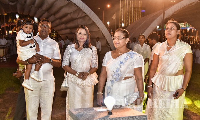 SLAF Vesak Bathi Gee Saraniya 2017