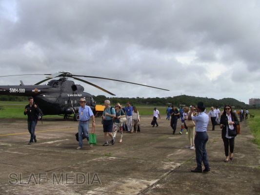 A group of
foreigners flies with Helitours